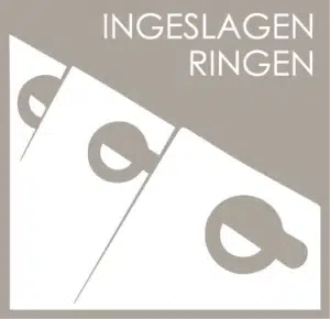 Illustratie van gordijnen met ingeslagen ringen