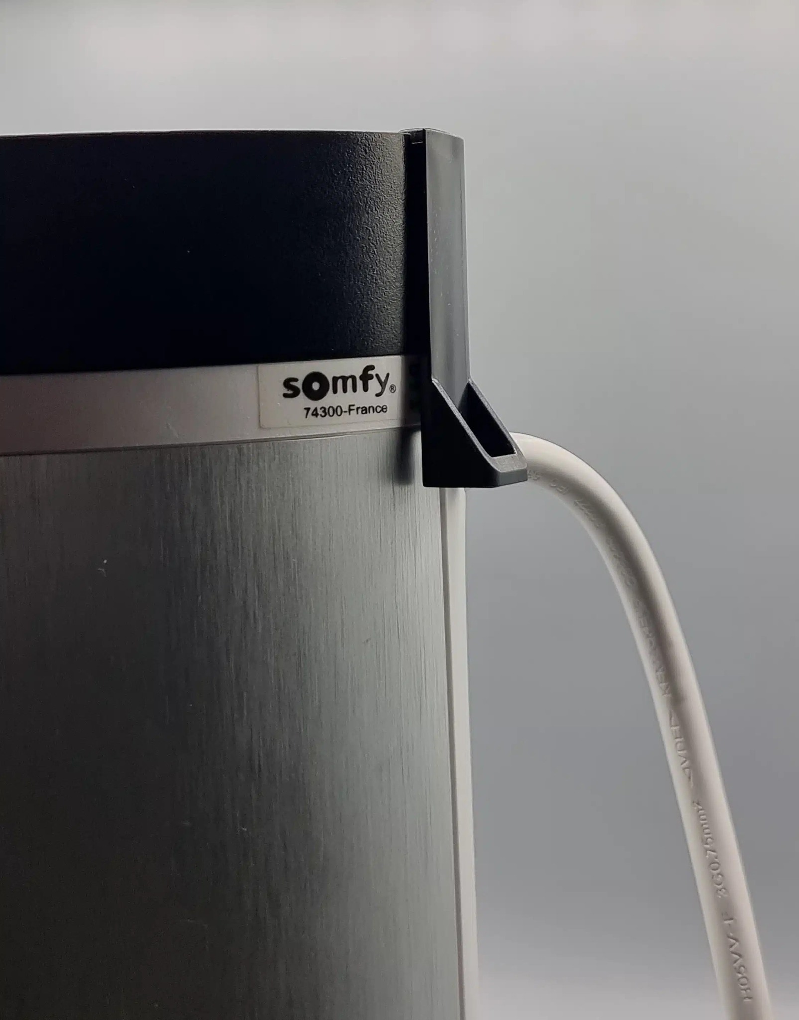 Kabelgeleider naar bovenzijde bij Somfy Glydea