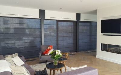 Donkergrijze vouwgordijnen en gordijnen